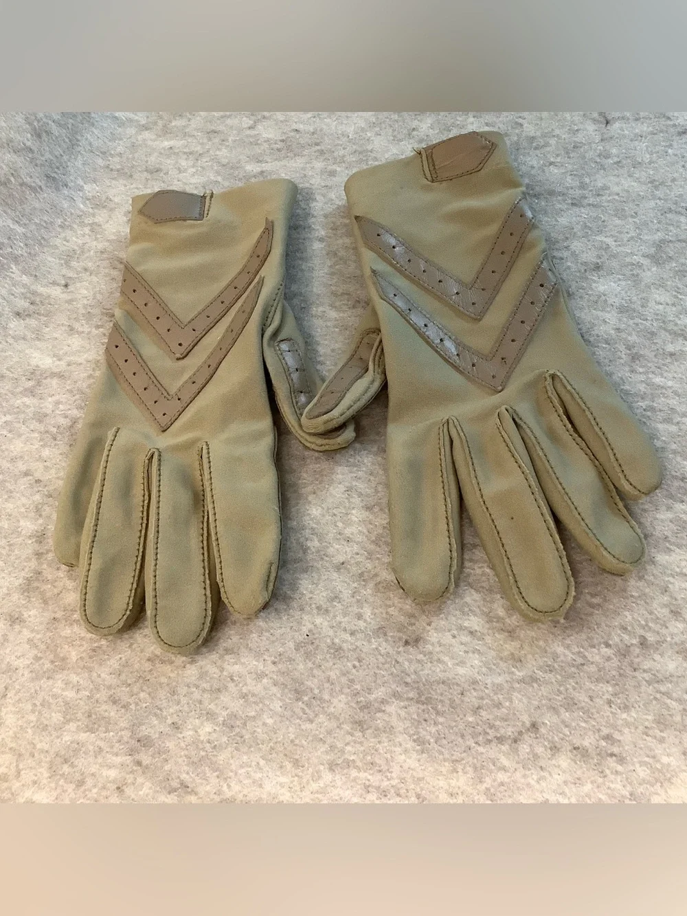 3 pair Vintage Isotoner women’s sized SMALL driving gloves